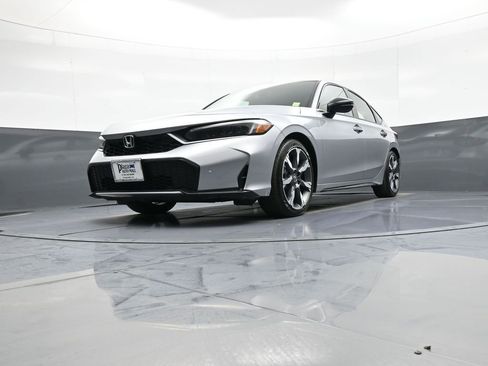 Certified 2025 Honda Civic Sport Touring image 24