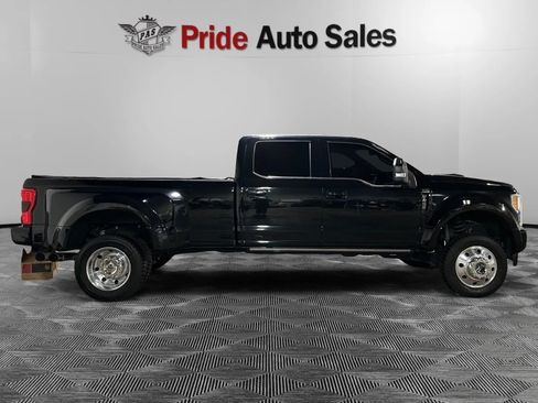Used 2018 Ford F450 Platinum w/ Platinum Ultimate Package image 3