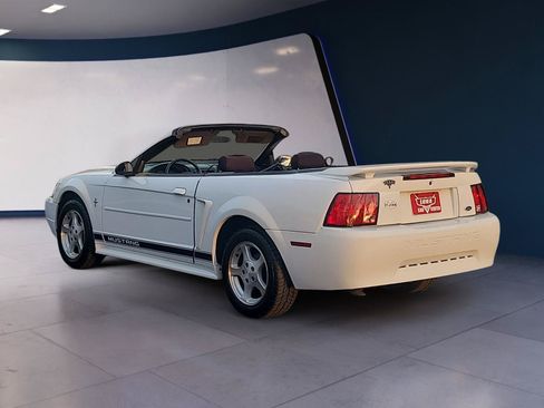 Used 2002 Ford Mustang Convertible RWD image 3
