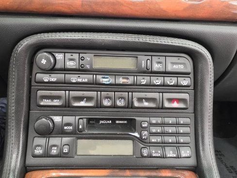Used 2001 Jaguar XKR Convertible RWD image 24
