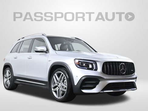 Used 2022 Mercedes-Benz GLB 35 AMG 4MATIC image 3