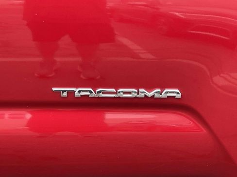 Used 2022 Toyota Tacoma TRD Sport w/ Technology Package image 23