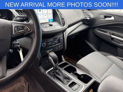 Used 2018 Ford Escape SE w/ SE Sync 3 Package AWD/4WD image 13