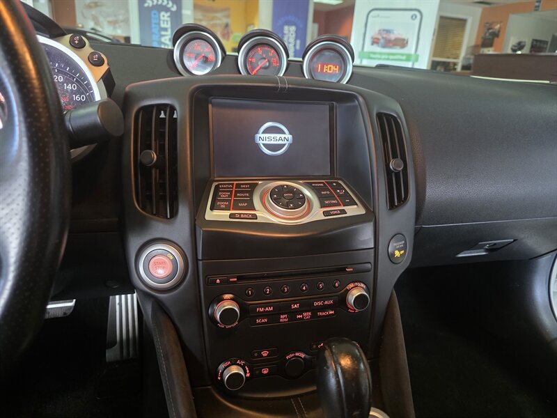 Used 2015 Nissan 370Z Touring Sport RWD image 22
