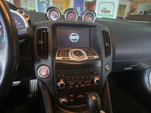 Used 2015 Nissan 370Z Touring Sport RWD image 22