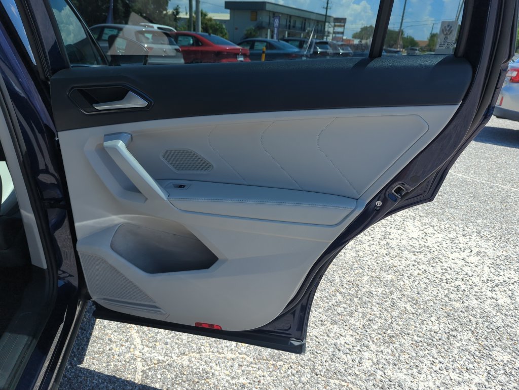 Certified 2023 Volkswagen Tiguan SE FWD image 29