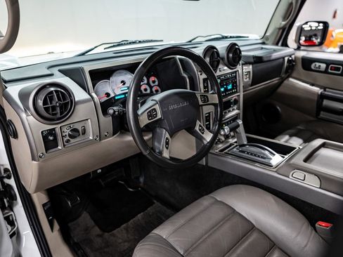 Used 2003 HUMMER H2 w/ Preferred Equipment Group image 4
