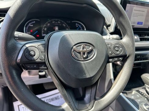 Used 2025 Toyota RAV4 XLE AWD/4WD image 25