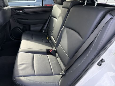 Used 2018 Subaru Outback 2.5i Limited AWD/4WD image 24