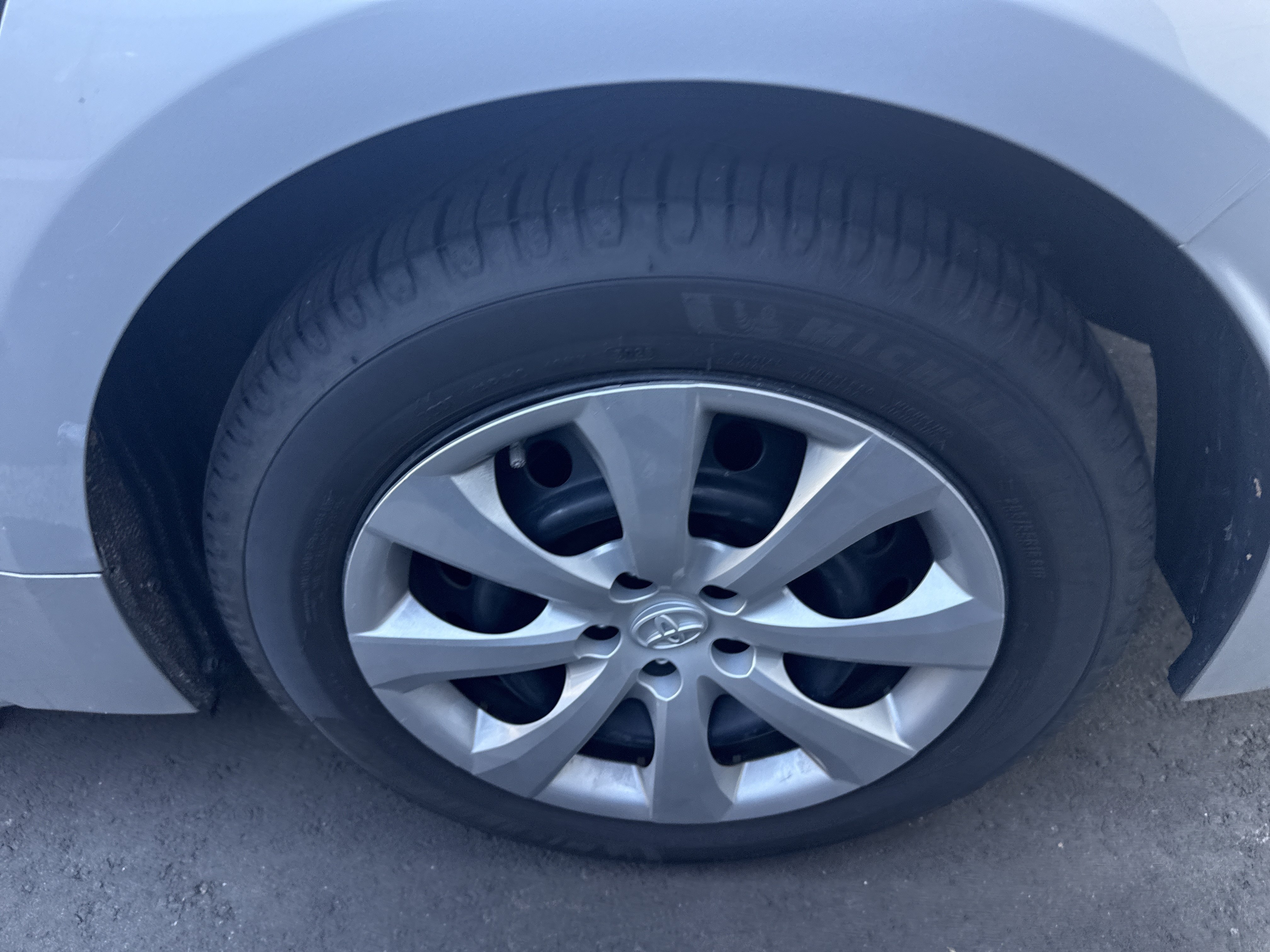 Used 2021 Toyota Corolla LE FWD image 11