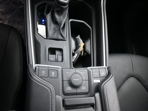 Certified 2025 Toyota Grand Highlander AWD image 18