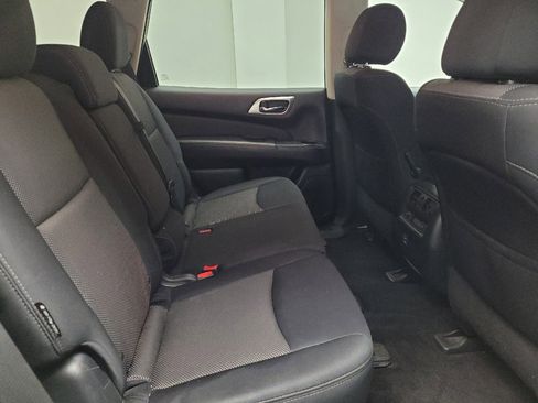 Used 2018 Nissan Pathfinder SV AWD/4WD image 19