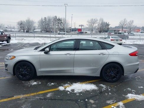 Certified 2019 Ford Fusion SE w/ Equipment Group 151A image 5