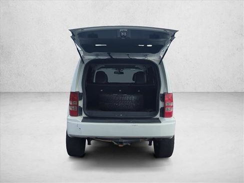 Used 2012 Jeep Liberty Sport image 6