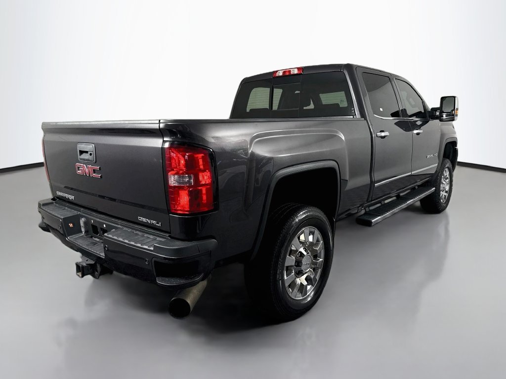 Used 2016 GMC Sierra 2500 Denali w/ Duramax Plus Package AWD/4WD image 5