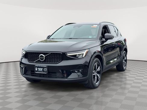Certified 2023 Volvo XC40 B5 Plus w/ Protection Package AWD/4WD image 2