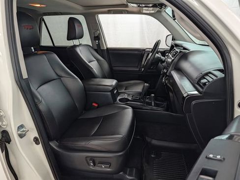 Used 2021 Toyota 4Runner Venture w/ Moonroof Package AWD/4WD image 19