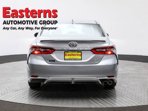 Used 2024 Toyota Camry SE image 6