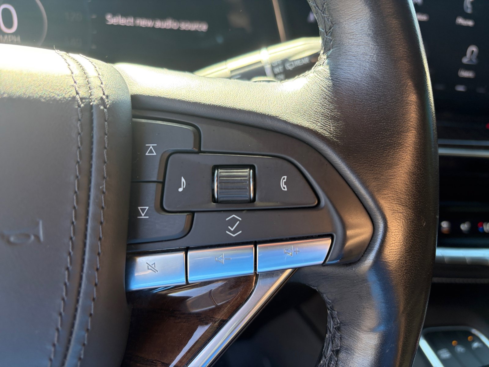 Used 2021 Cadillac Escalade Sport Platinum AWD/4WD image 15