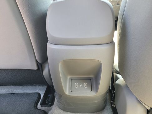 New 2025 Hyundai Elantra SEL image 19