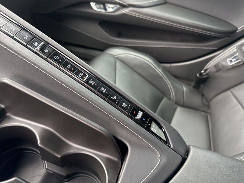 Used 2022 Chevrolet Corvette Stingray Preferred Conv w/ Z51 Performance Package RWD image 33
