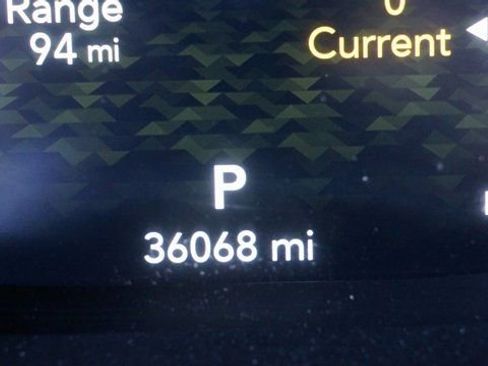 Used 2021 Jeep Gladiator Overland image 16