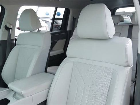 Certified 2025 Hyundai Santa Fe SEL image 11