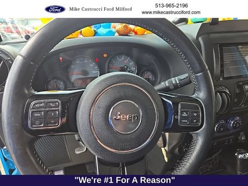 Used 2017 Jeep Wrangler Unlimited Sahara AWD/4WD image 8
