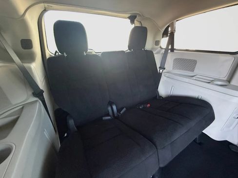 Used 2016 Dodge Grand Caravan SE w/ Quick Order Package 29E SE FWD image 18