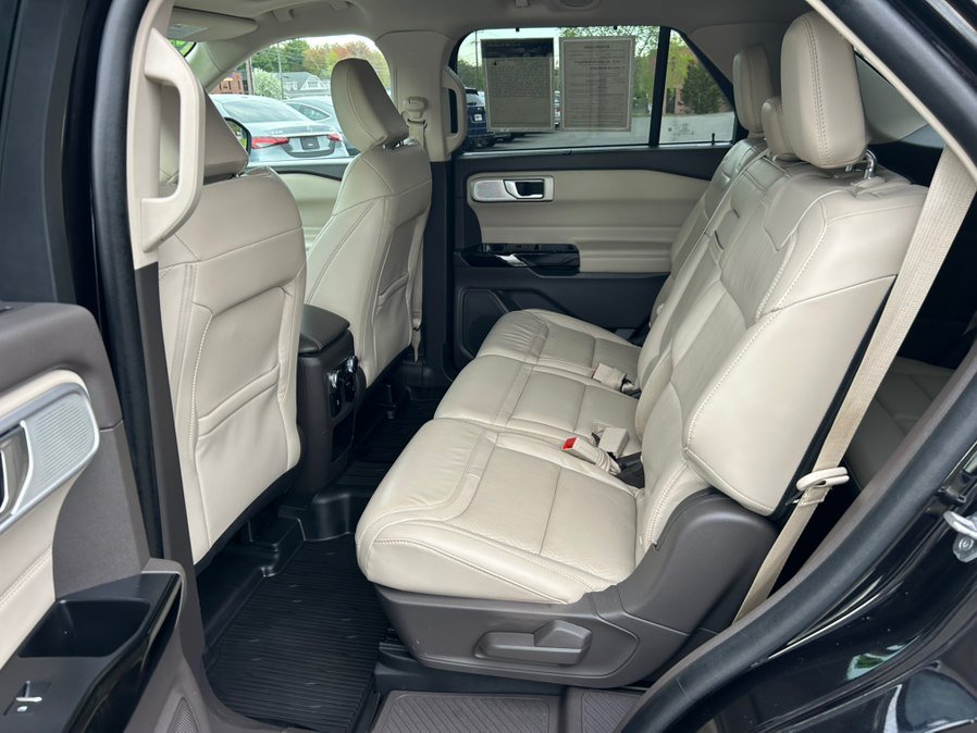 Used 2021 Ford Explorer Platinum w/ Equipment Group 601A AWD/4WD image 19