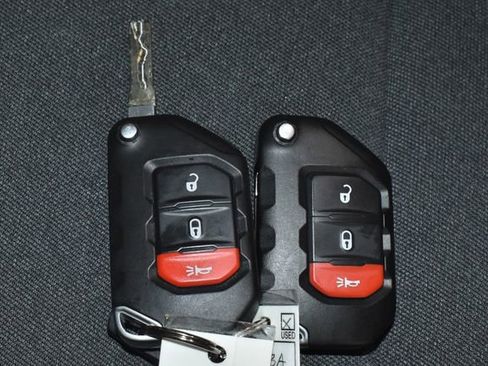 Certified 2024 Jeep Gladiator Sport image 14