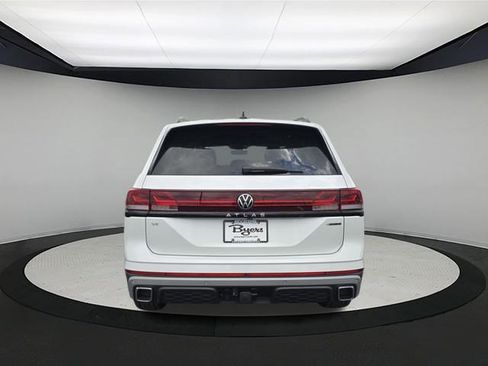 New 2026 Volkswagen Atlas Peak Edition AWD/4WD image 6