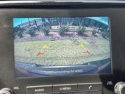 Used 2022 Nissan Frontier SV w/ Technology Package AWD/4WD image 25