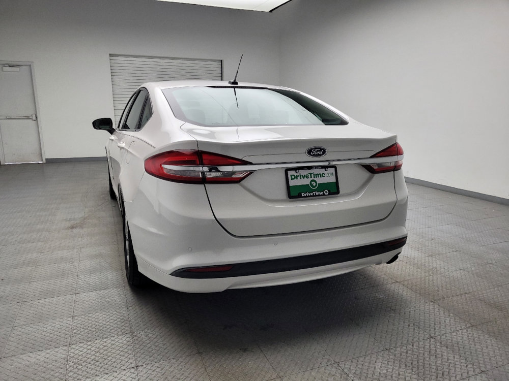Used 2017 Ford Fusion SE w/ Fusion SE Technology Package FWD image 6