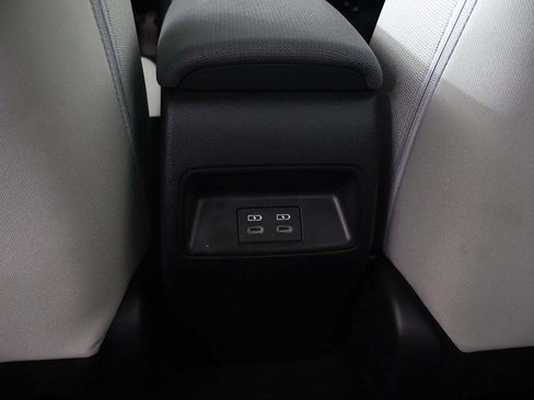 Used 2023 Toyota Corolla LE FWD image 41