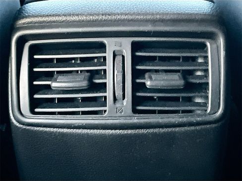 Used 2020 Nissan Rogue SV image 24