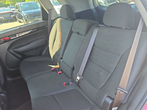 Used 2015 Kia Sorento LX FWD image 13