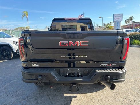 Certified 2024 GMC Sierra 2500 AT4X w/ AT4X AEV Edition image 8