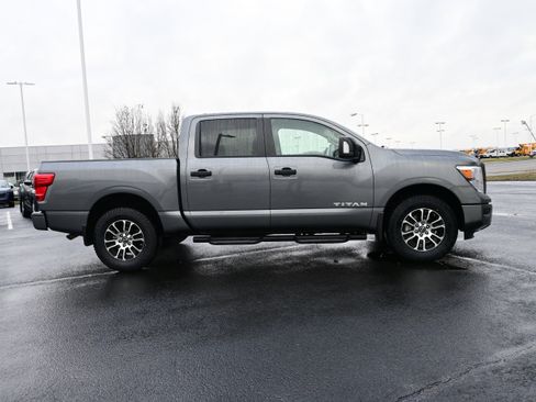 Certified 2024 Nissan Titan SV w/ SV Convenience Package image 5