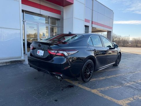 Used 2024 Toyota Camry SE image 5