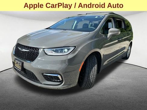 Used 2022 Chrysler Pacifica Touring-L FWD image 5