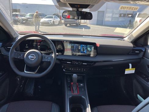 New 2026 Nissan Kicks SR w/ Cold Weather Package image 6