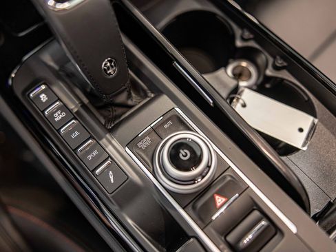 Used 2024 Maserati Levante Modena Ultima image 32