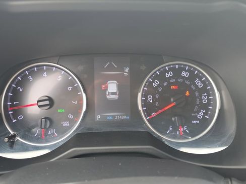 Used 2022 Toyota RAV4 XLE w/ Convenience Package FWD image 22