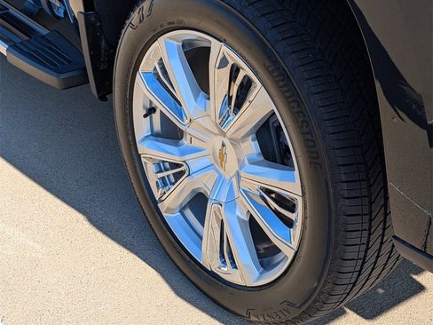 Used 2022 Chevrolet Silverado 1500 High Country image 9