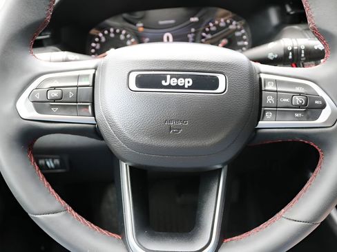 Used 2022 Jeep Compass Trailhawk AWD/4WD image 20