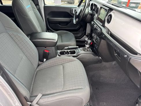 Used 2021 Jeep Wrangler Unlimited Sport AWD/4WD image 18
