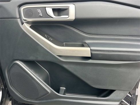 Used 2022 Ford Explorer XLT w/ Equipment Group 202A image 24