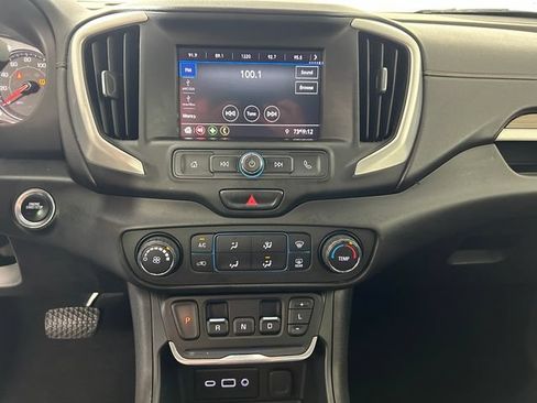 Used 2020 GMC Terrain SLE FWD image 21