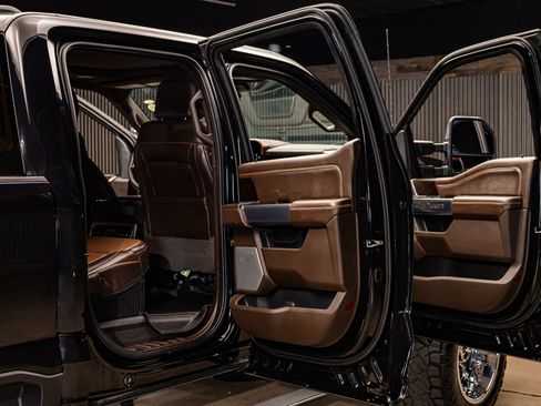 Used 2024 Ford F250 King Ranch w/ Chrome Package image 33